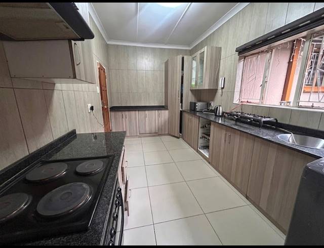 20 BEDROOM HOUSE FOR SALE IN VANDERBIJLPARK SE 7